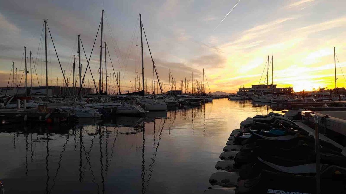 The marina at dusk